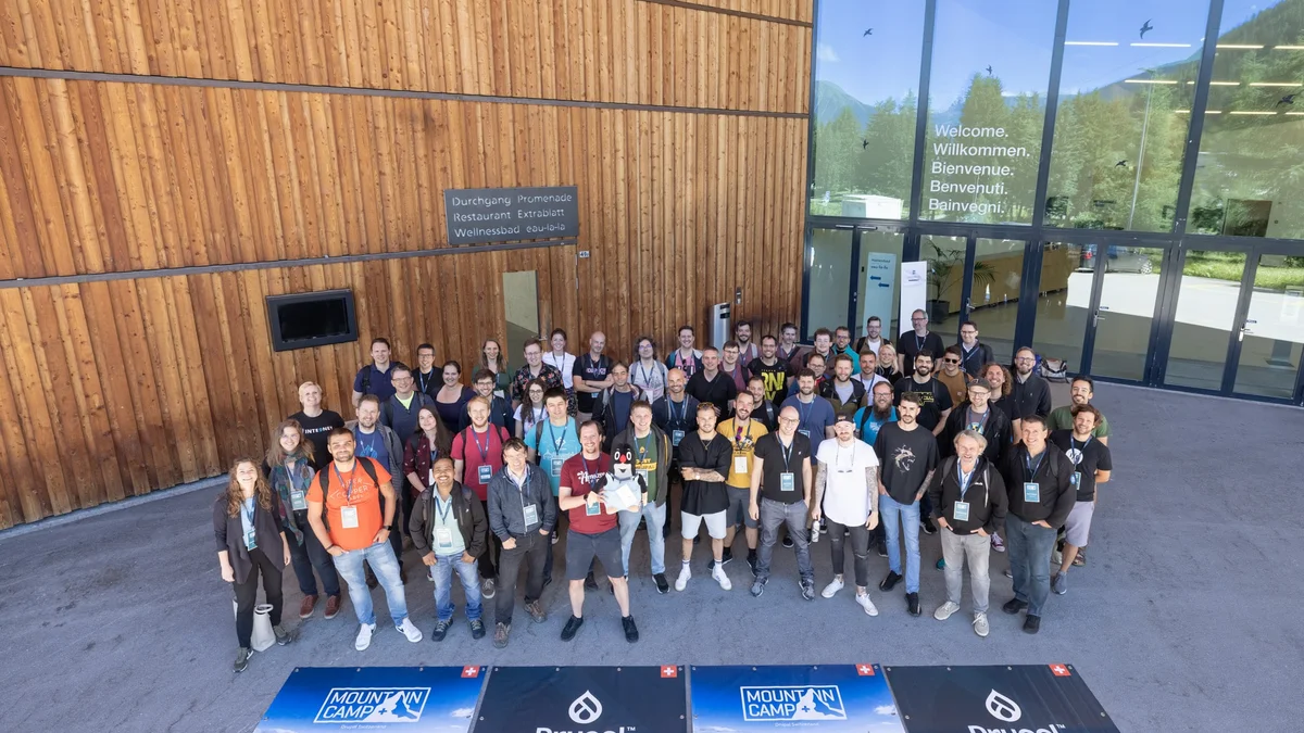 Gruppenbild von allen Teilnehmern des Drupal Mountain Camps in Davos 2022